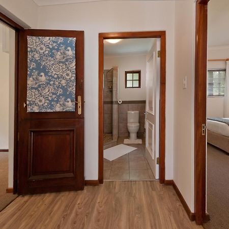 La Galiniere Guest Cottages Franschhoek Bilik gambar